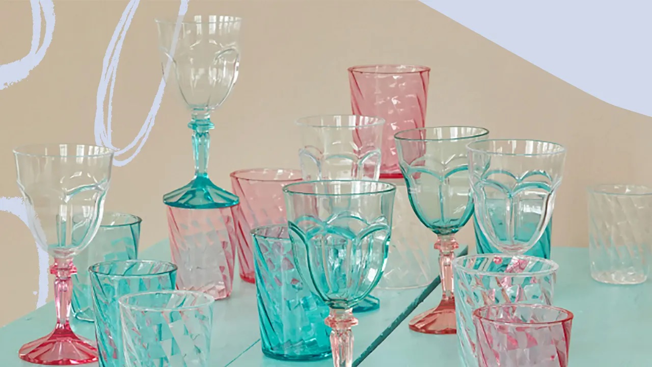 How Bulk Wine Glasses Enhance the Presentation of Wines in Catering